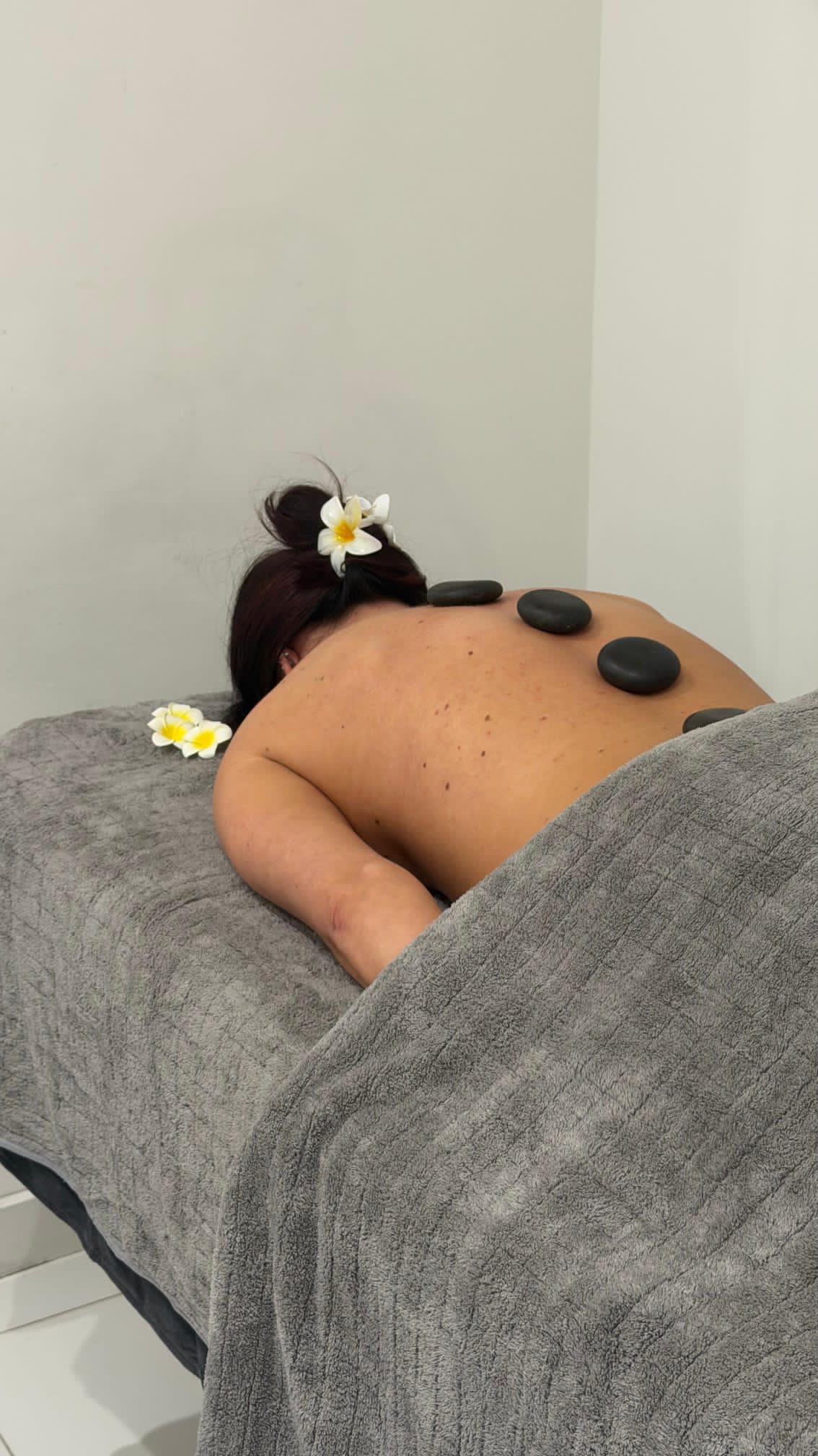 Relaxing massage detail