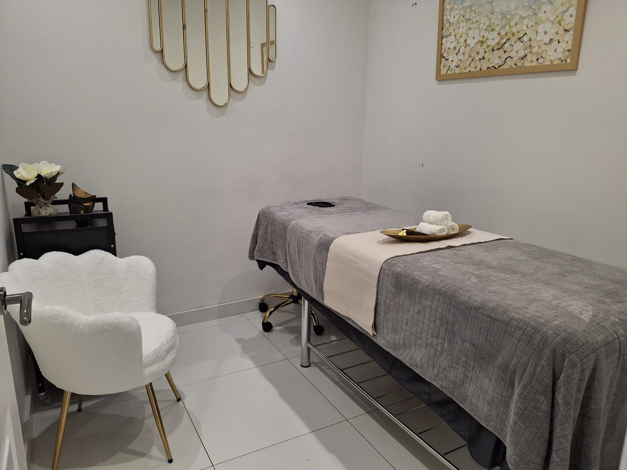 Massage and Peace Treatment Room